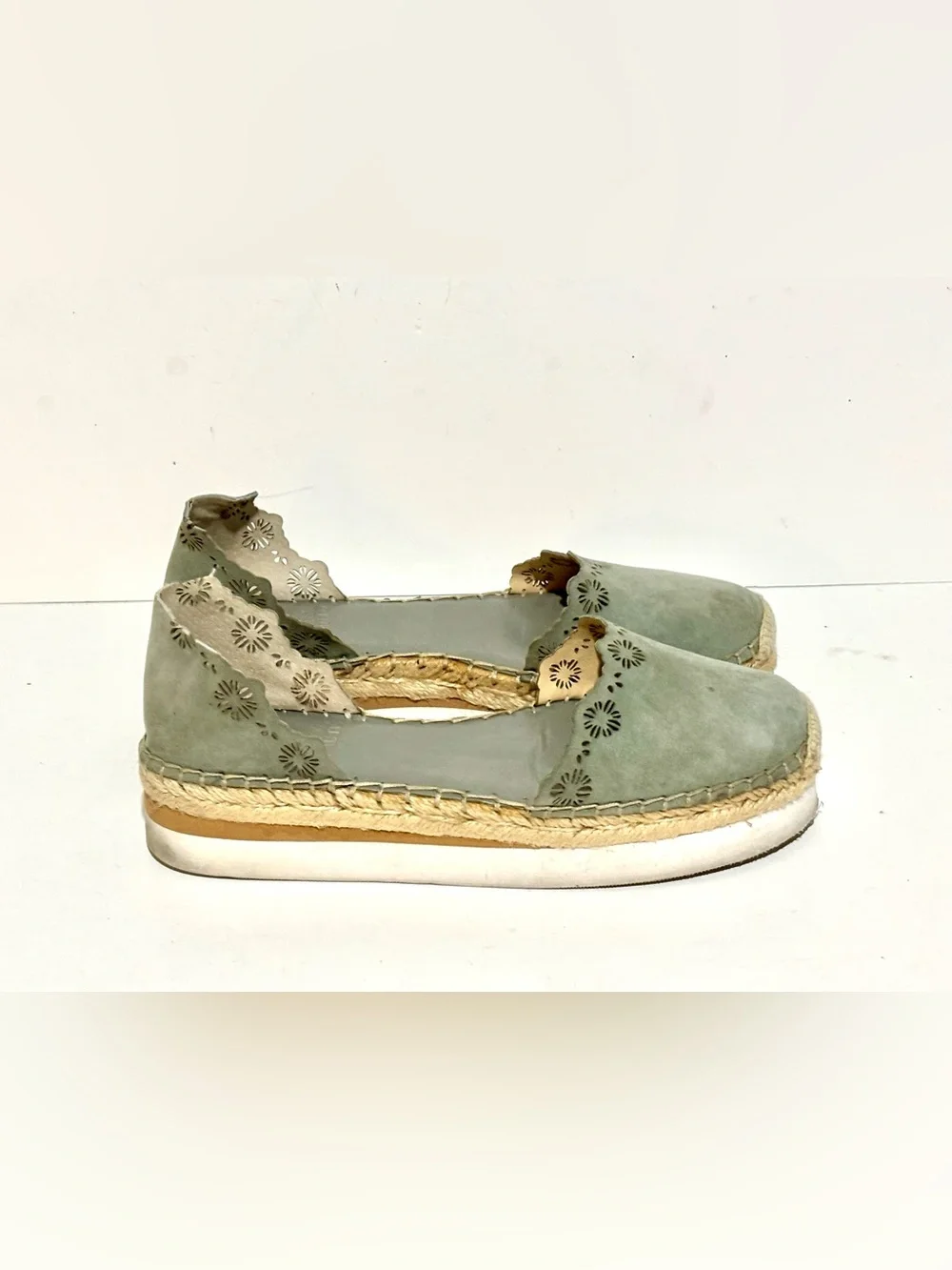 Vince Camuto Breshan Sage Green Platform Espadrille Size 7